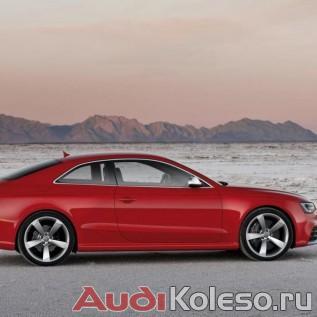 8T0601025CD на красной Audi RS5